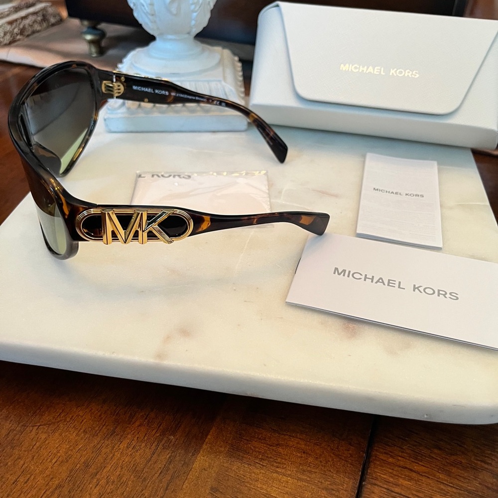 Michael Kors Tortoise Empire Shield Sunglasses w/a Gold-Tone Monogram Logo NWOT - Picture 7 of 11
